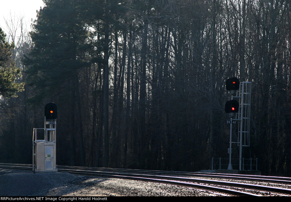 Signals on NS "H" line MP 92.2 near end of siding