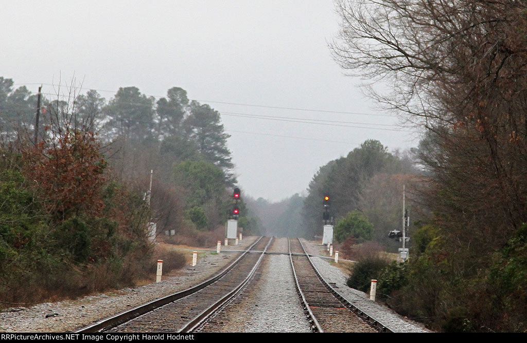 Approach lit / distant signals in Dunn 