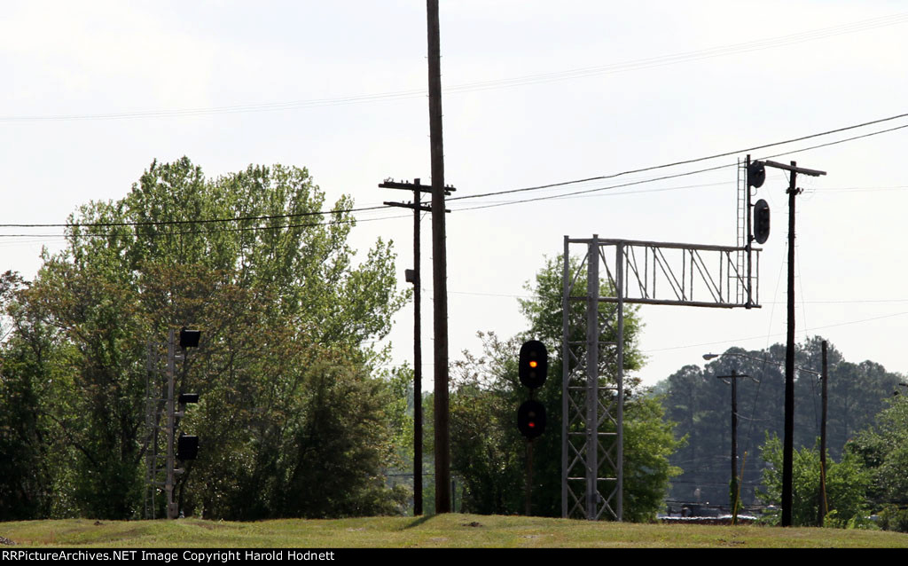 Approach signal, track 2, Monroe Jct