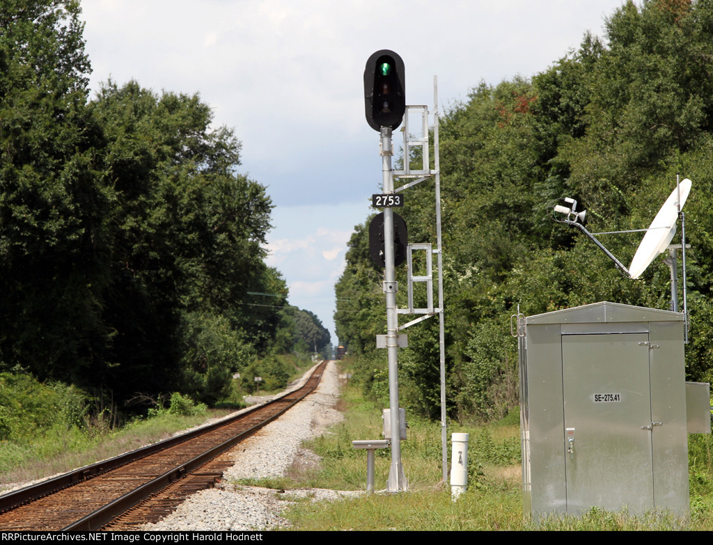 Signal on CSX "SE" line 275.3 facing westbound (RR south)