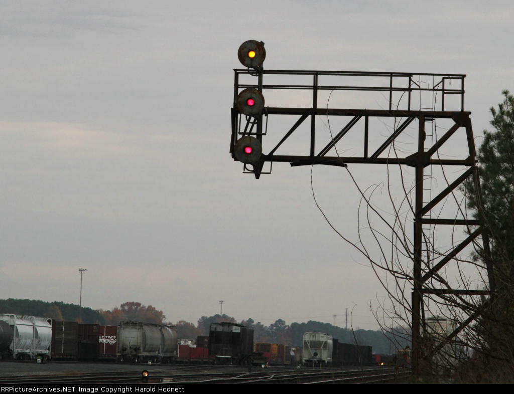 This old signal sits bcross from the yard tower