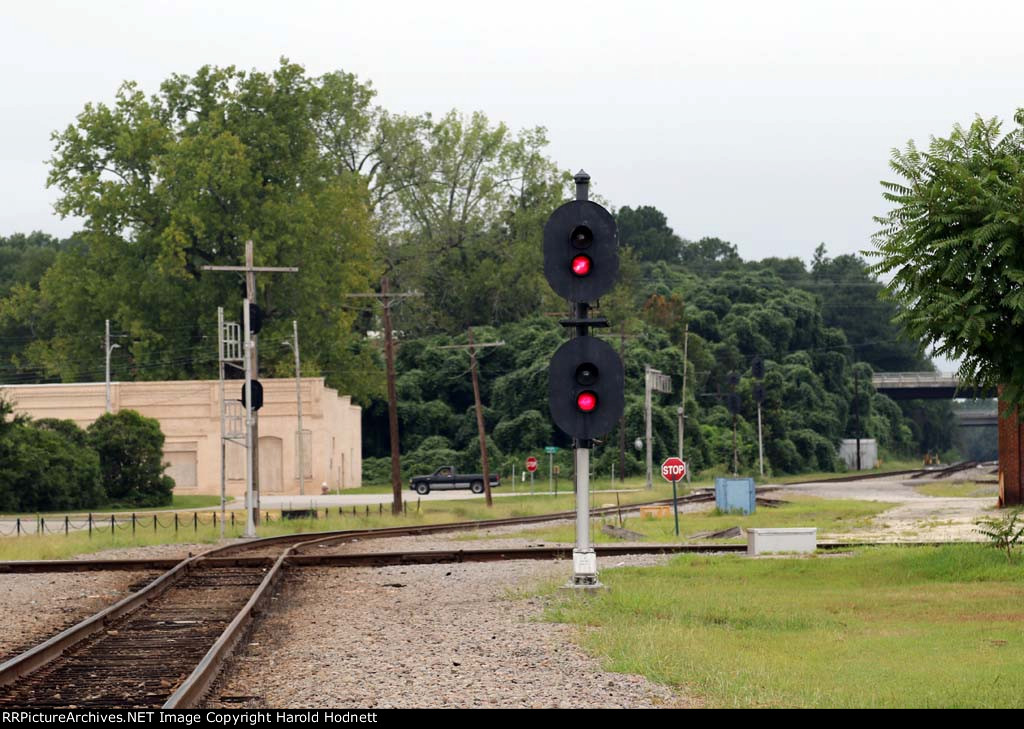 Old signals guarding the diamonds 
