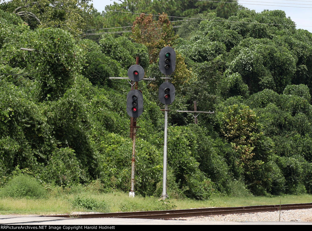Clear signal, Raleigh Street, track 2 for CSX train Q667-19