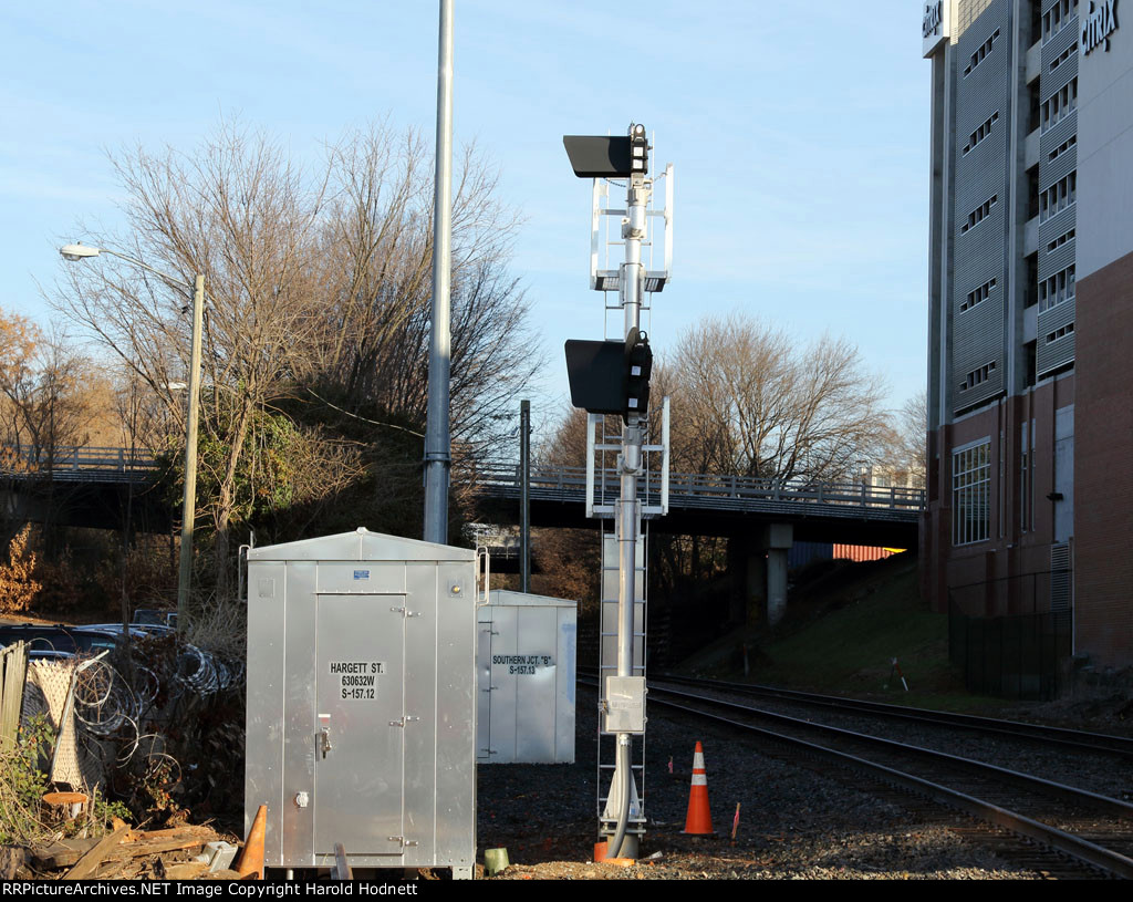 New signal on CSX due to Union Staion project & track relocation
