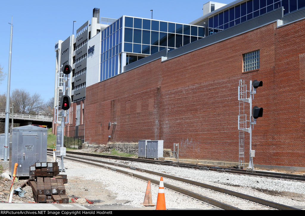 New signals @ Hargett Street roughly (CSX) mp S157.12