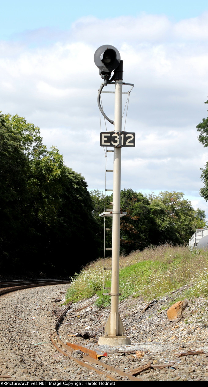 Signal on NS line @ mp 31.2