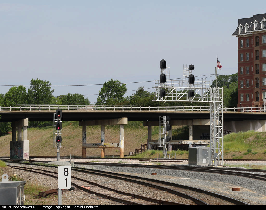The new signal arrangement at Boylan