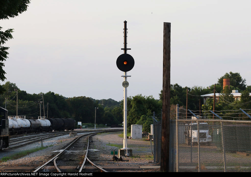 Former dual head signal outside the yard office