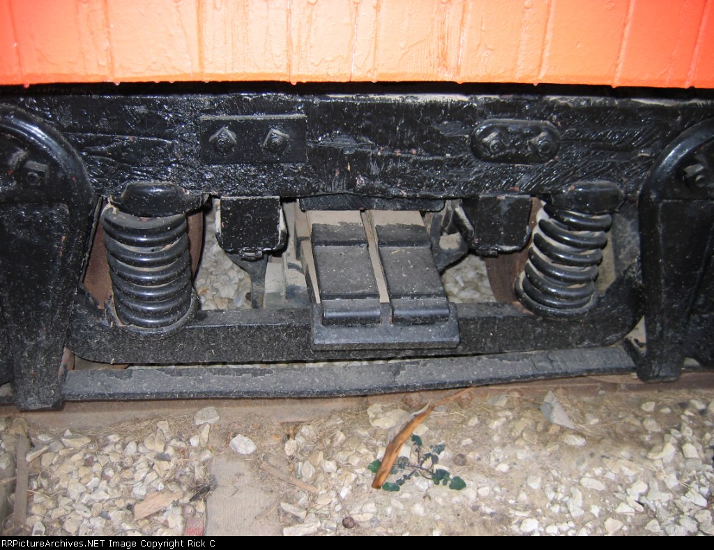 Caboose Leaf/Spring Details