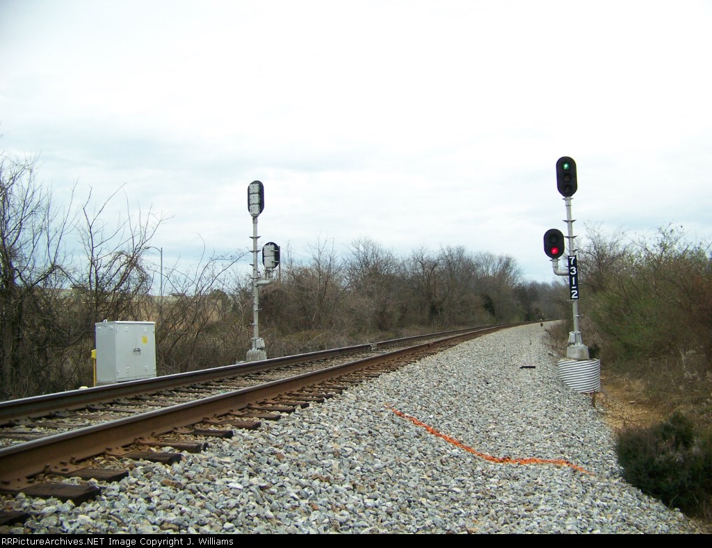 Looking East-bound at East end of Oxford