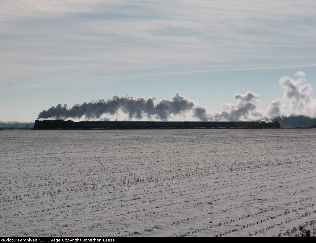 PM 1225 Hauls The North Pole Express Northward