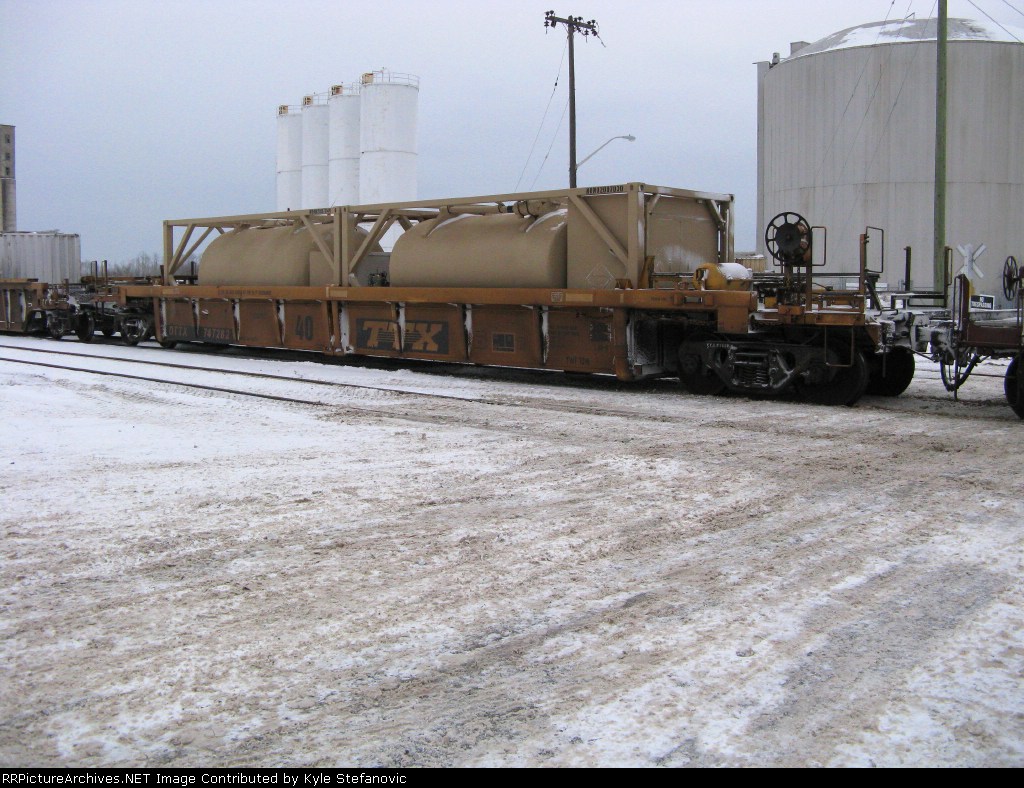 DTTX 747282 with an interesting load