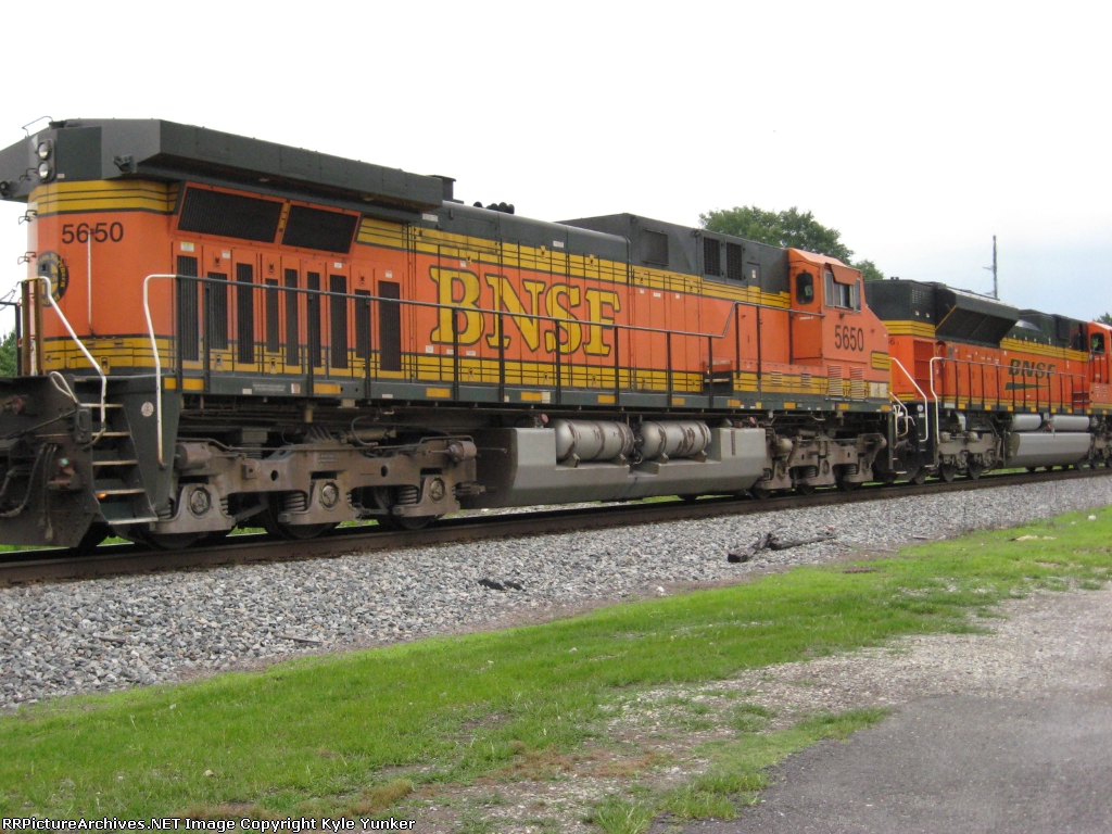 BNSF 5650