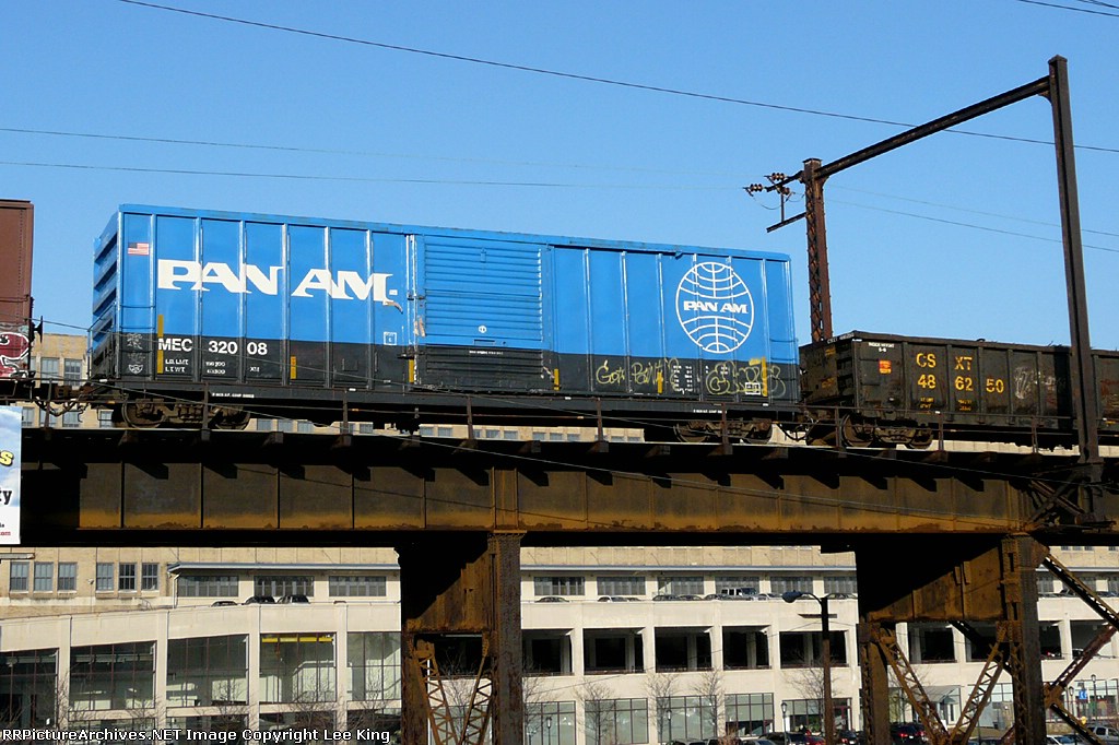 MEC 32008 Fly the friendly skies of the High Line