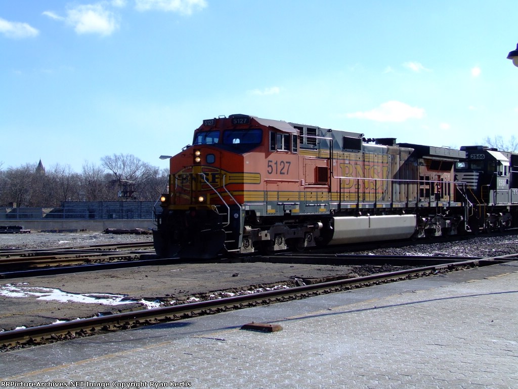 BNSF 5127