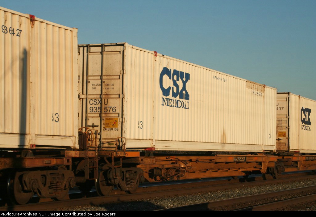 CSXU 935576