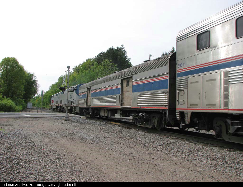 080525006 Rerouting eastbound Amtrak #8 on Wayzata Sub crosses Oakland Road
