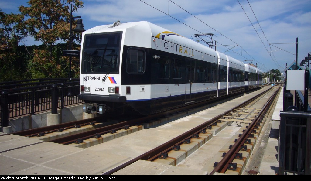 Hudson-Bergen Light Rail train, 22 Street