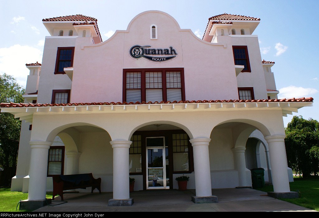 Quanah, Acme & Pacific Depot and HQ