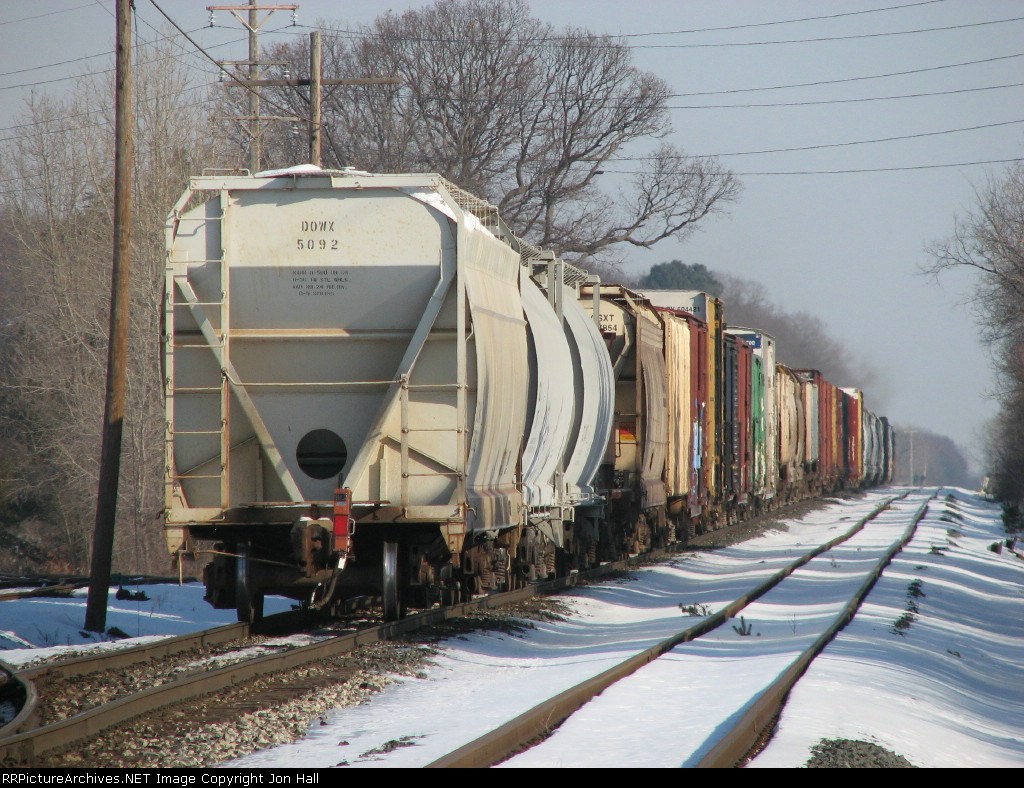 40 cars trail eastward as Q326-24 heads away
