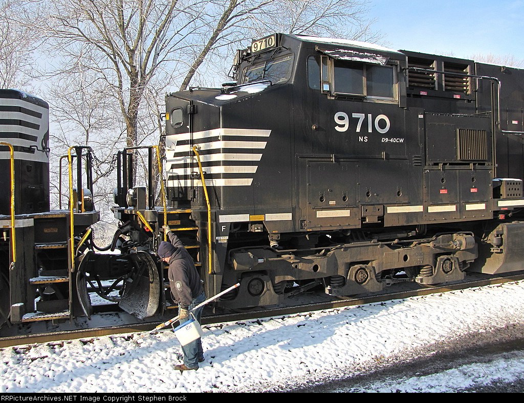 CHW conductor just in from Harrisonburg with the V92