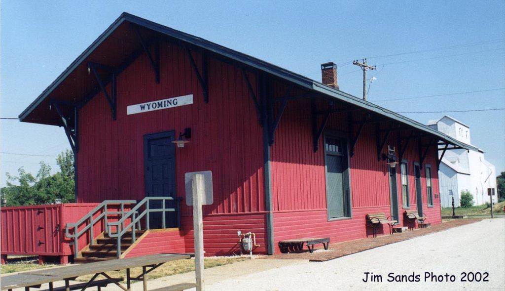 CB&Q Depot 2002