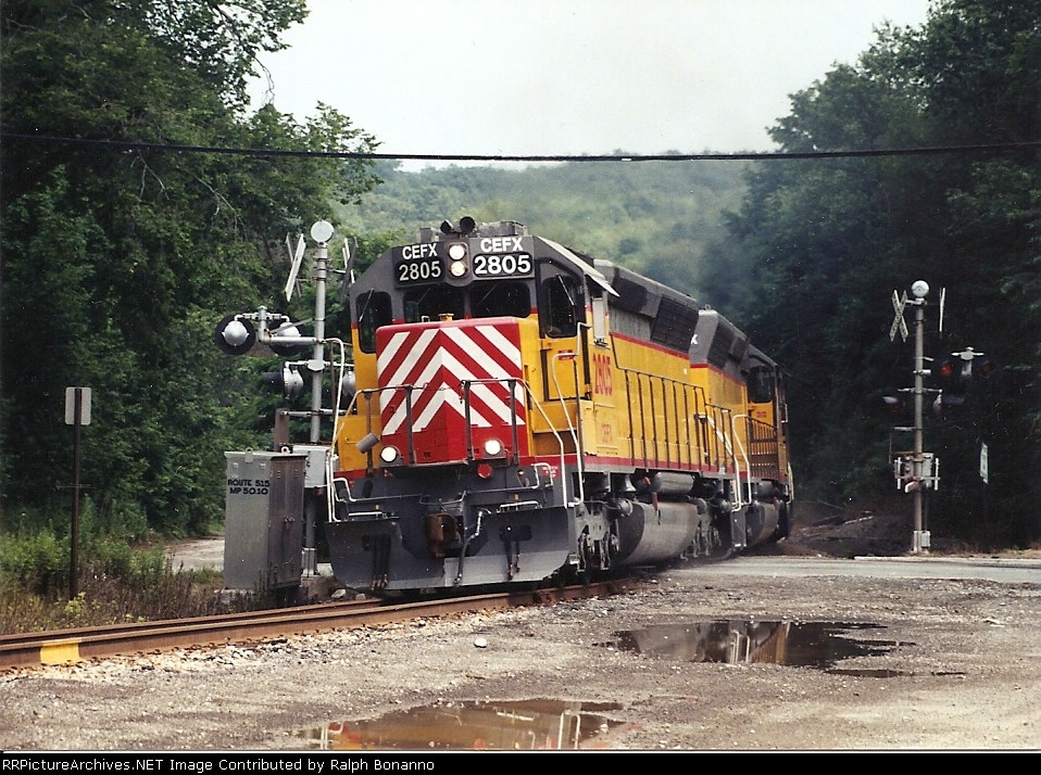 Q271, with  borrowed CEFX units, crosses Route 515 upgrade