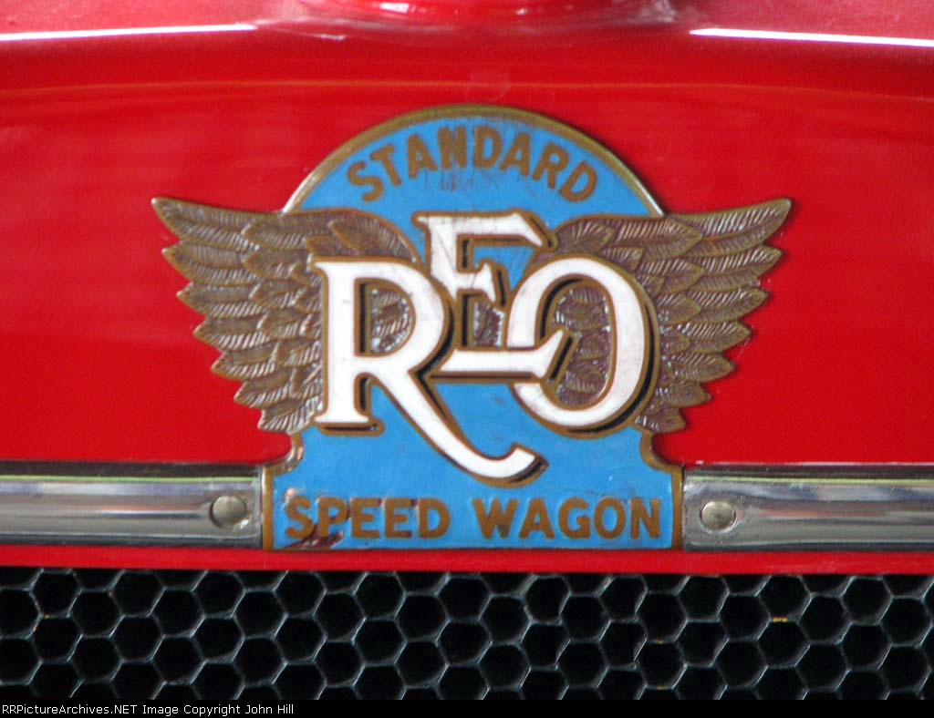 100704044 1929 "REO Speed Wagon" Circus Calliope on display at the Wayzata GN Depot