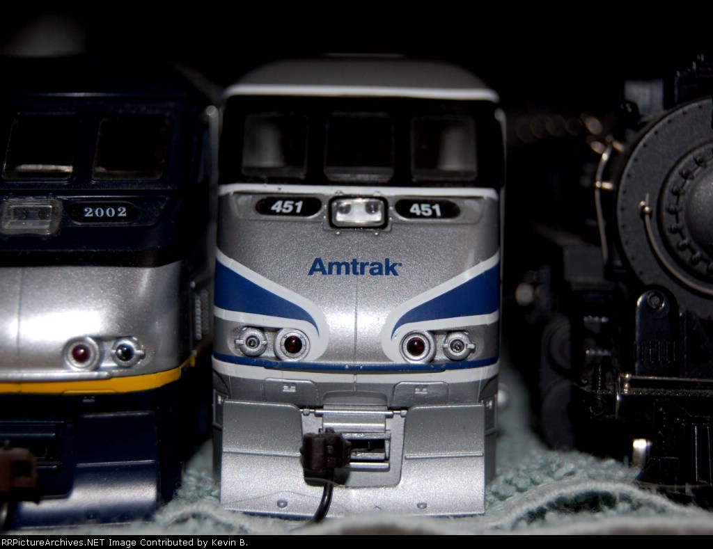 Amtrak West F59PHI #451