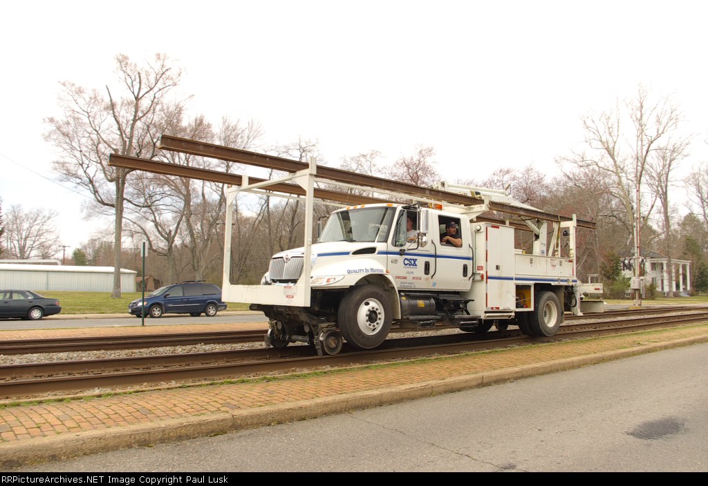 CSX truck