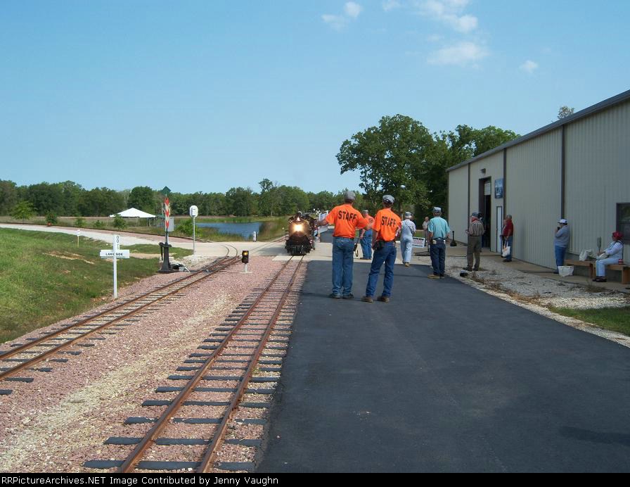 #801 pulling into the station.