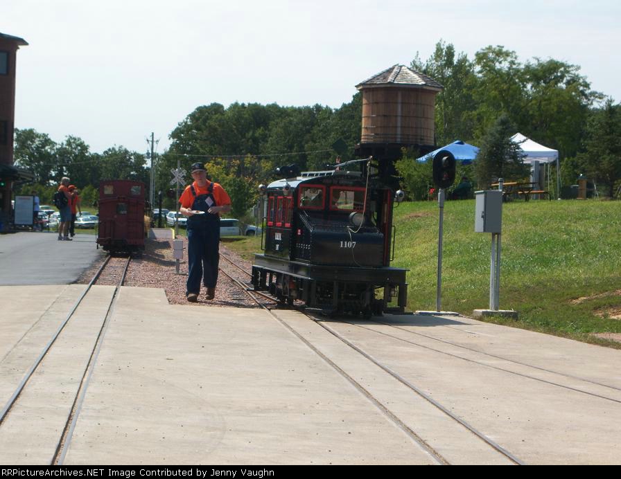 #1107 heading for the station