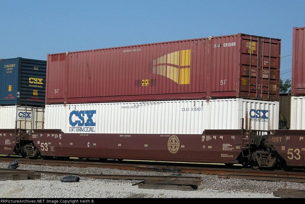 BNSF 253830C and CSXU 939568