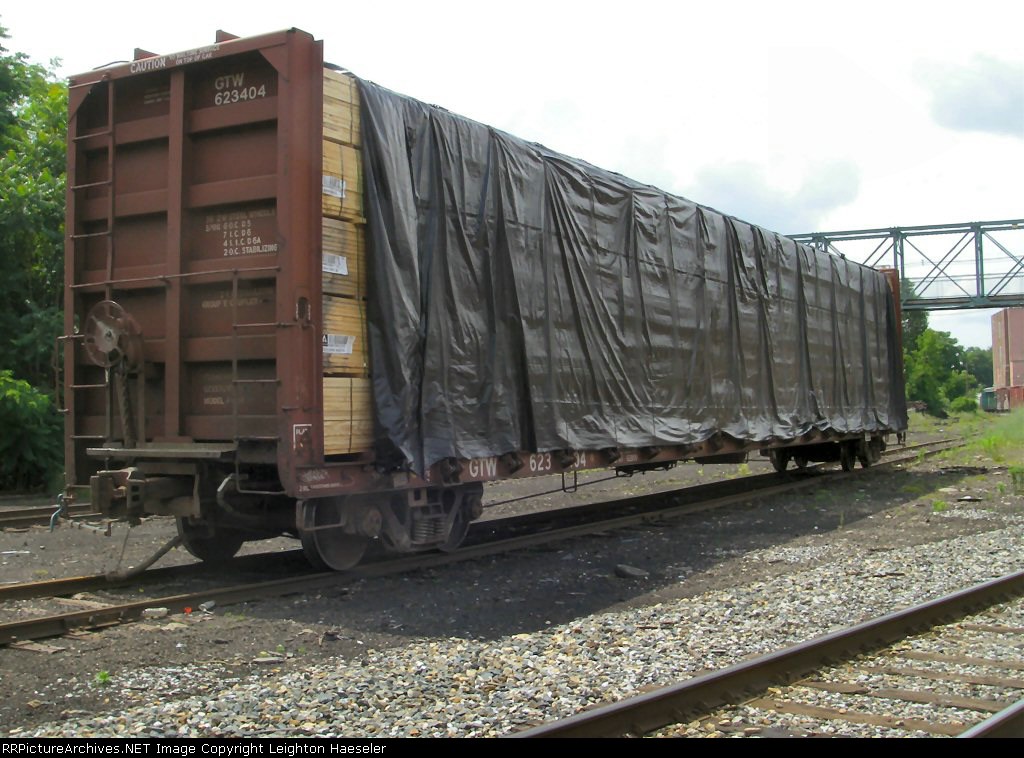 GTW 623404 (ex-CN 623404) with covered Weyerhauser lumber load