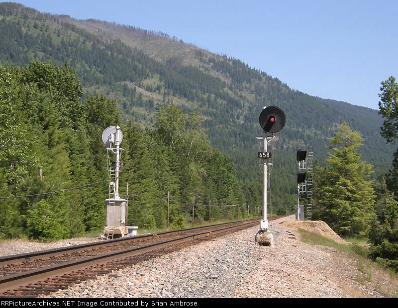 ex-NP searchlight signals MP 658