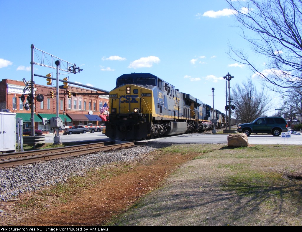 CSX 682 blasts throught town
