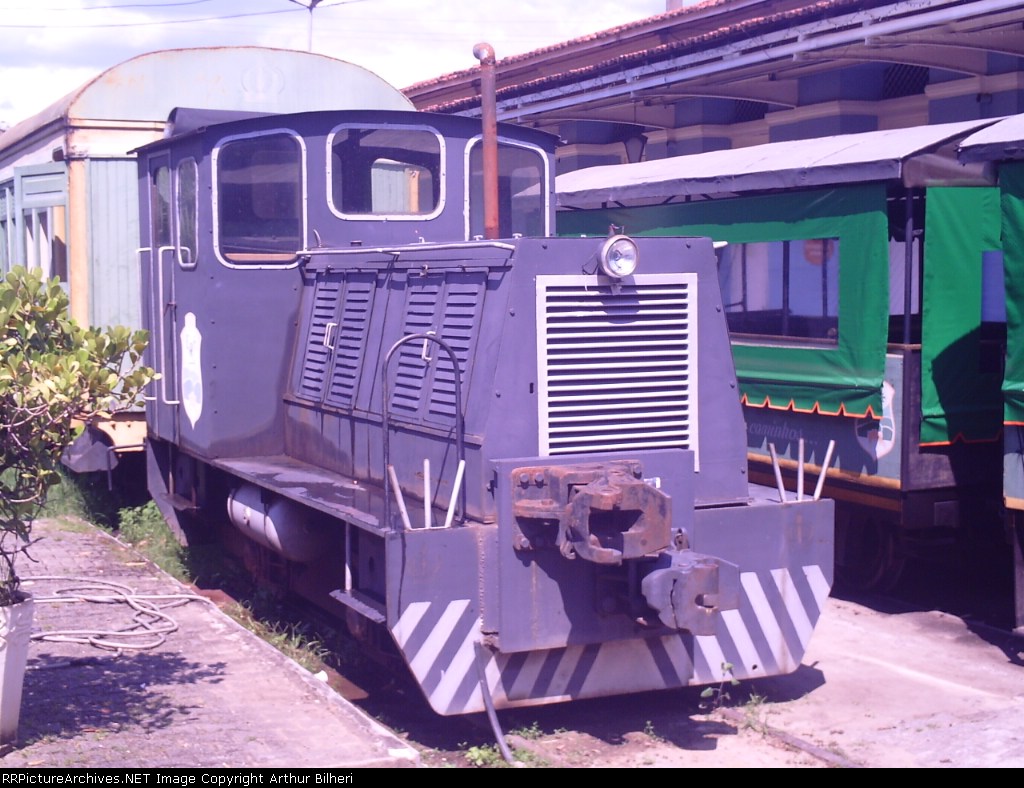 Locomotive assist of Trem da Estrada Real