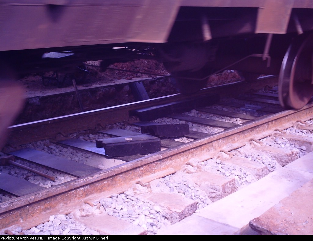 GDT wagons passing on the PN