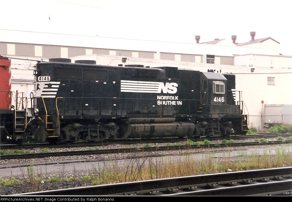 GP 38 4146 sits on the service track. Yes, it 's coupled to a CP MLW unit