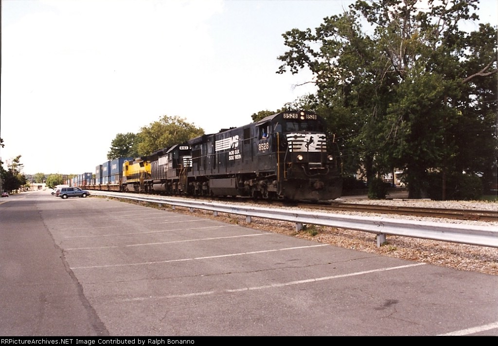 A mid day eastbound Hanjin train rolls through town, heading for the terminal