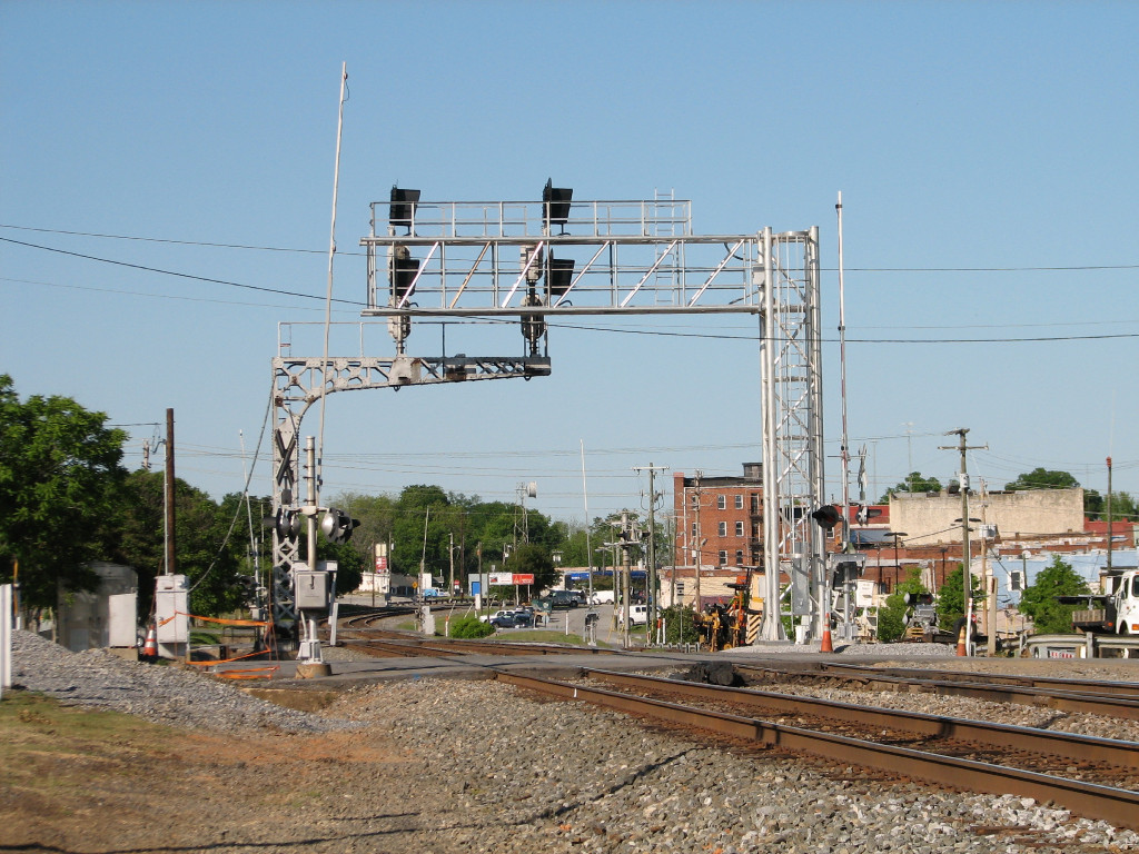Backside of new signals at CP Cherokee