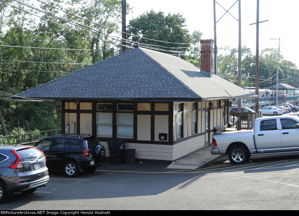 Former Reading station