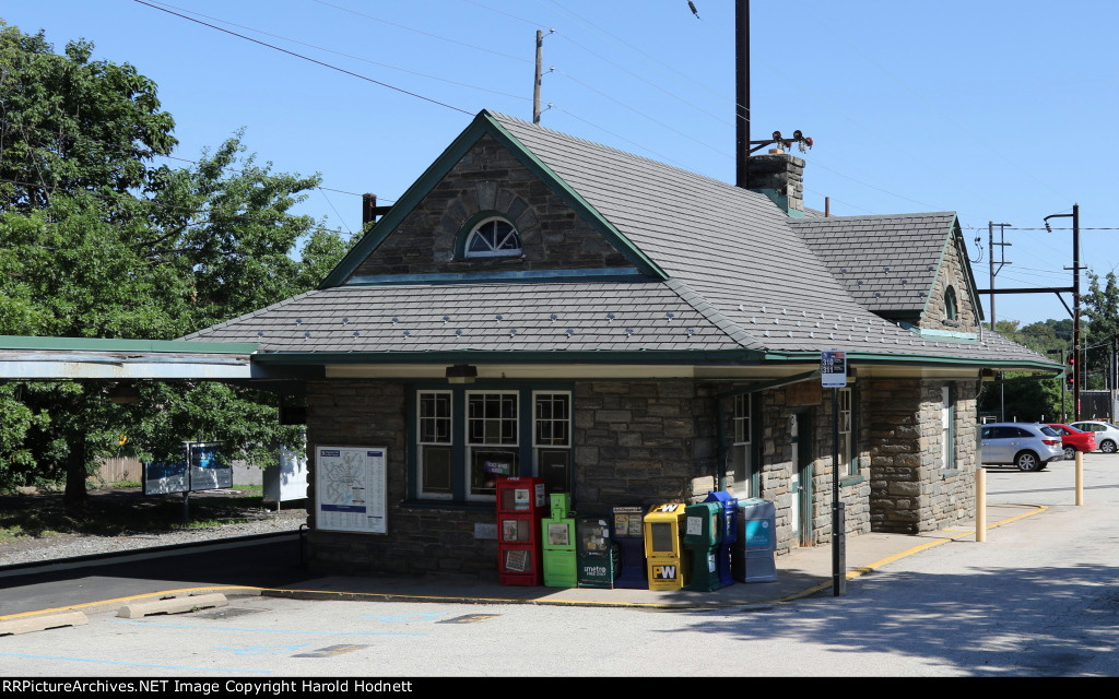 Former Reading station
