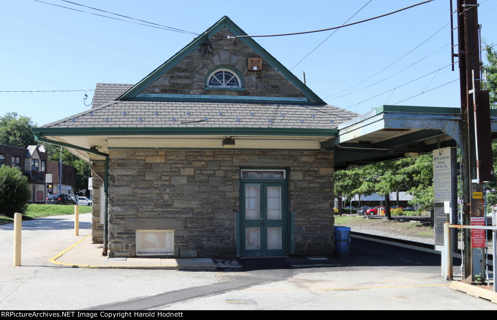 Former Reading station