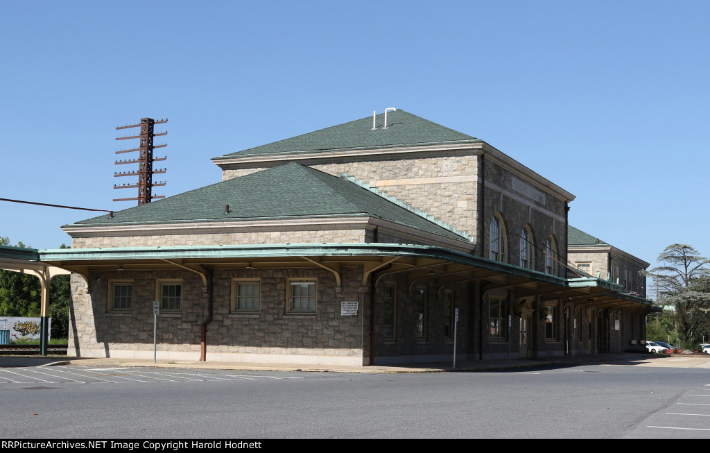 Former Reading station