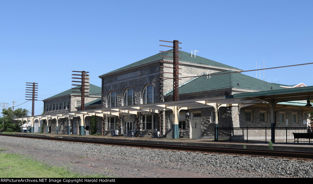 Former Reading station