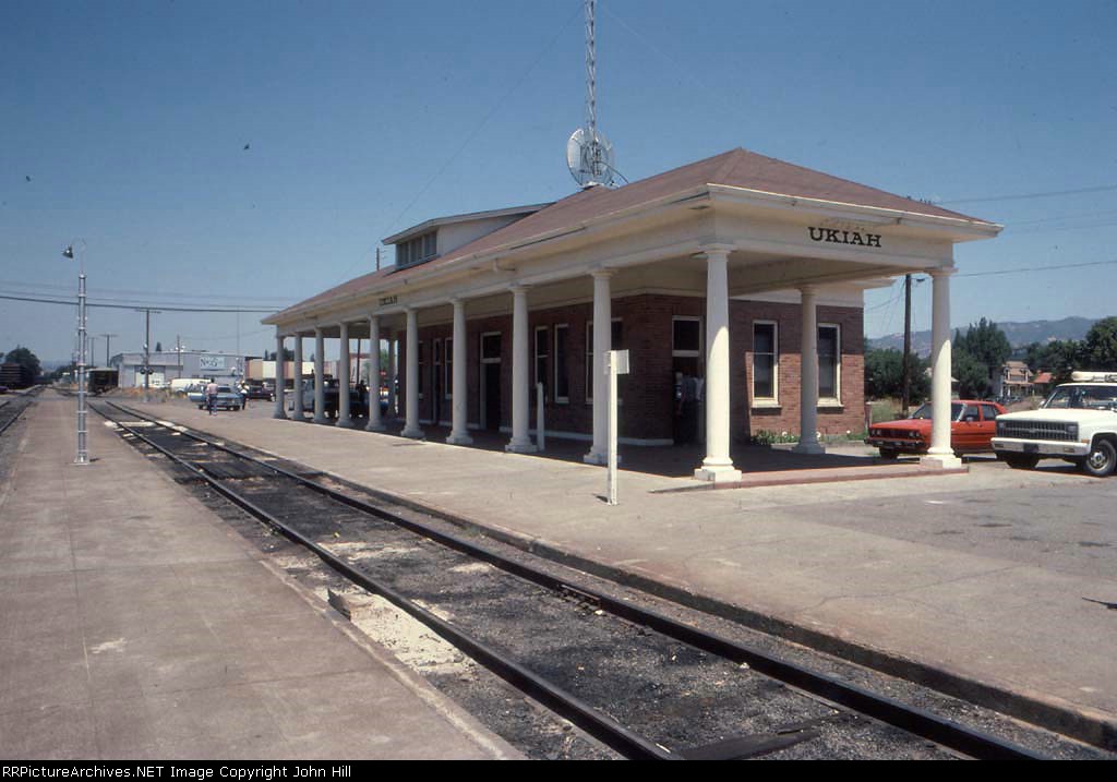 1364-27 SP/NWP Ukiah depot