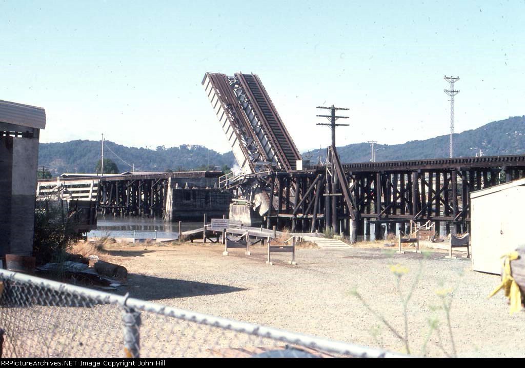 1366-02 SP/NWP lift bridge