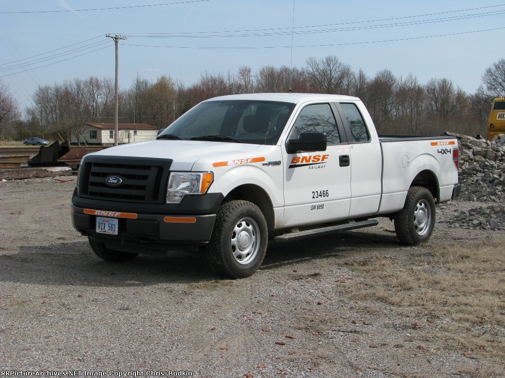 BNSF Ford truck