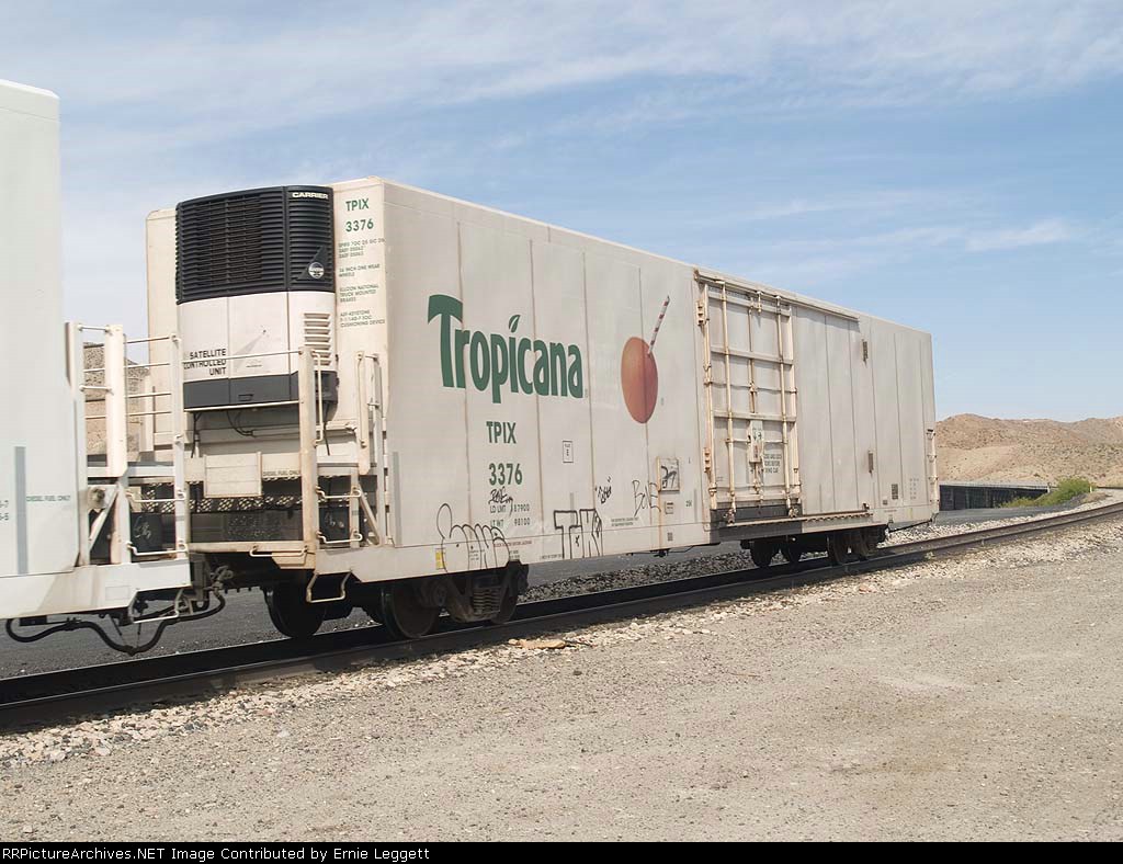 TPIX 3376 in an EB KCIAT (City of Industry, CA - Atlanta) at 9:55am 